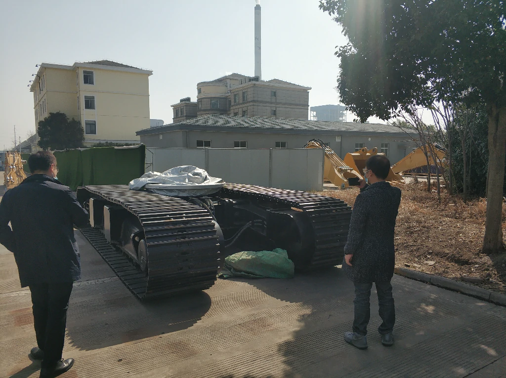 Customer inspection of a finished undercarriage